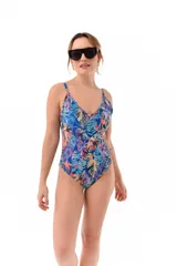 Malla enteriza color avellana de lycra con filtro UV 50 y espalda baja.