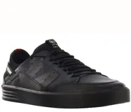 Zapatos casuales Freeway modelo Marshall, color negro, confeccionados en cuero con detalles en malla y suela de goma. Presentan un diseño de cordones elásticos y etiqueta con la inscripción 'ultra light' en la lengüeta.