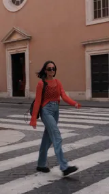 Buzo tejido a mano en crochet con hilado de seda, tipo red.