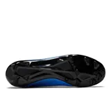 Championes de fútbol New Balance Furon V7 Dispatch FG, color celeste con detalles en negro y logo en blanco.