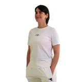 Remera de manga corta color negro con cuello redondo y un logo circular de Diadora en blanco en el pecho.
