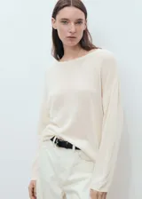 Jersey de punto de algodón con cuello barco y manga larga, de corte recto y diseño holgado.