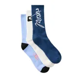 Pack de tres pares de medias Rip Curl de caña media. Un par azul marino con logo Rip Curl en blanco, un par blanco con logo Rip Curl en negro y un par celeste con talón y puntera negros y logo Rip Curl en rosa.