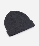 Gorro de lana acrílica con diseño básico y borde doblado.