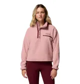 Buzo de polar tipo sherpa color rosado, con cuello alto y cierre frontal parcial con botones a presión. Presenta un bolsillo con cierre en el pecho y detalles de ribete en color bordó.