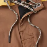 Short de baño marrón con cintura amarilla, cordón de ajuste y detalles estampados en blanco a los costados.