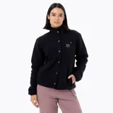 Chaqueta de polar tipo sherpa color negro, con cierre frontal de botones a presión metálicos y cuello alto. Presenta un bolsillo en el pecho con solapa de nylon y bolsillos laterales, con puños y cuello elásticos.