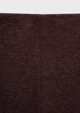 Pantalon de punto de tiro medio con diseño recto y largo, confeccionado con cintura elástica sin cierre.