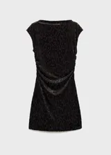 Vestido corto entallado de terciopelo negro con estampado de leopardo devoré. Presenta cuello redondo, diseño sin mangas y detalles drapeados en la cintura.