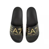 Ojotas de diseño ergonómico color negro, con banda superior ancha que presenta el logo EA7 y la inscripción Emporio Armani en color dorado.