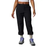 Pantalón largo negro convertible en short, de tiro medio con presillas para cinturón y bolsillos laterales, ideal para actividades al aire libre y trail.