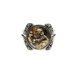 Anillo de plata 925 con lámina de oro 18k y circonias, con diseño de medalla de San Benito.