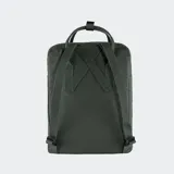Mochila Fjallraven modelo Kanken Classic, color negro, con compartimento principal con cierre, bolsillo frontal con cierre, asas superiores con broche y correas ajustables para los hombros. Incluye el parche redondo característico de la marca en el frente.
