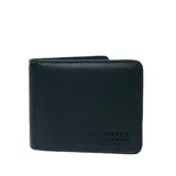 Billetera plegable de cuero sintético color negro, con logo de la marca Rusty grabado en la esquina inferior derecha.