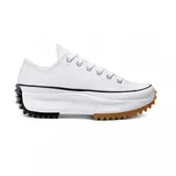 Zapatillas Converse Run Star Hike OX de lona blanca con plataforma gruesa y suela de goma con diseño dentado en marrón y negro.