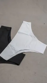 Bombacha color blanco, sin costuras.