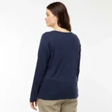 Camiseta de manga larga azul marino con cuello redondo.