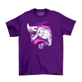 Remera violeta de manga corta con estampado de anime inspirada en Killer Queen de JoJo's Bizarre Adventure.