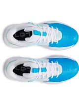 Championes de básquet Under Armour Lockdown 7, color blanco con detalles en celeste y azul, con parte superior de malla transpirable y superposiciones de cuero.