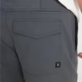 Pantalon de corte recto y estilo técnico, color gris, con cintura elástica y trabillas para cinturón.