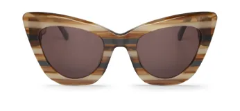 Lentes de sol Mr Boho modelo Tabarca, con montura cat-eye de acetato a rayas en tonos marrón, beige y negro.
