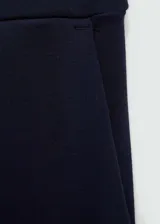 Pantalon de tiro alto con cintura elástica fruncida, diseño de corte recto y bolsillos laterales.