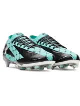 Championes de fútbol Under Armour SHDW LT 3 FG en colaboración con Mansory. Presentan un diseño en color turquesa con patrón de red negro y detalles en fibra de carbono. Cuentan con parte superior UA IntelliKnit, cuello de punto tipo calcetín y suela exterior de fibra de carbono diseñada para superficies naturales firmes.
