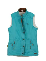 Chaleco azul marino con forro interior rojo, cuello alto y cierre frontal con botones dorados.