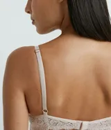 Soutien con base, modelo base, con relleno y decorado rústico.