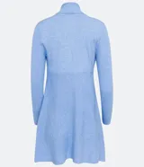 Cardigan largo de punto texturizado color ladrillo, con abertura frontal y terminación en puntas.