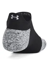 Medias deportivas de corte tobillero color negro, con detalles en tejido melange gris en la puntera y el talón. Incorporan tecnología de secado rápido, soporte de arco y amortiguación en zonas de alto impacto.