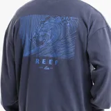 Buzo de cuello redondo Reef, color gris con efecto lavado, de corte holgado y mangas largas con puños acanalados. Presenta un pequeño logo bordado en el pecho.
