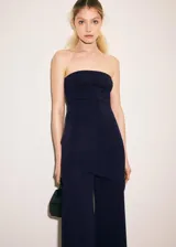 Pantalón wide leg de tiro medio, confeccionado en punto fino de viscosa, sin cierre.