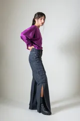 Remera de manga larga color violeta.