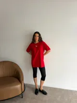Capri de viscosa con estampado animal print tipo leopardo y diseño ajustado.