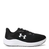 Championes de running Under Armour modelo Pursuit 4, color gris con suela blanca y detalles en celeste. Presentan una capellada de malla transpirable, cierre con cordones y tecnología de amortiguación Charged Cushioning en la entresuela.