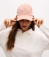 Gorra de sarga con ala curva y bordado frontal con las siglas NYC.