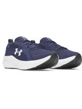 Championes de running Under Armour modelo Assert 11, color azul marino con entresuela blanca y logo de la marca en contraste. Confeccionados con parte superior de malla transpirable y revestimientos de cuero para mayor soporte.
