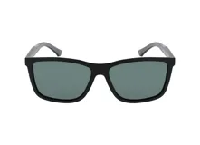 Lentes de sol INVU modelo IB22463A, con montura negra rectangular de acetato y lentes polarizadas grises.