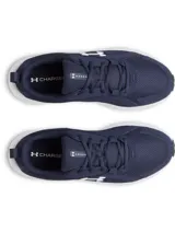 Championes de running Under Armour modelo Assert 11, color azul marino con entresuela blanca y logo de la marca en contraste. Confeccionados con parte superior de malla transpirable y revestimientos de cuero para mayor soporte.