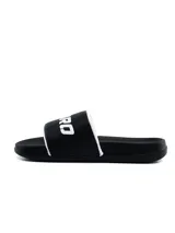 Chancletas Umbro modelo Ilo para hombre, color negro con tira ancha texturizada, bordes blancos y logo de la marca estampado en el empeine.