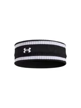 Vincha deportiva Under Armour de tejido de rizo ligero, elástico y absorbente. Diseño en color negro con dos líneas horizontales blancas y logo bordado en el frente.