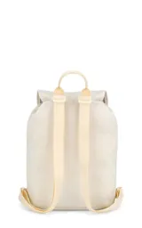 Mochila mini JanSport Highlands, color rosa pálido, con asa superior, bolsillo frontal con cierre y logo de la marca en el frente.