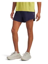 Short deportivo de running Under Armour, color azul marino, con calzoncillo interior, cintura elástica con cordón, bolsillo trasero con cremallera y detalles reflectantes.