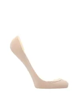 Media invisible color beige, diseñada con apertura especial para ballerinas, confeccionada en tejido de algodón y spandex.