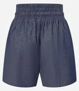 Short de jeans azul con cintura elástica y cordón ajustable.