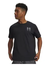 Remera de manga corta Under Armour, color negro, con cuello redondo acanalado y logo de la marca estampado en el pecho con efecto difuminado.