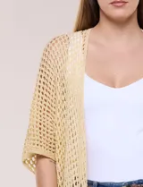 Kimono Do Everything In Love de tejido calado en color beige, con diseño abierto de manga corta y largo midi.