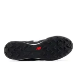 Championes de fútbol New Balance modelo 442 Elite V3, color negro con detalles en blanco. Presentan el logo característico en el lateral, suela con tapones para césped sintético y detalle con el número 442 en el talón.