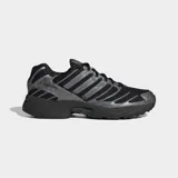 Championes Adidas Adistar Control 3 de color negro con detalles plateados, confeccionados con malla perforada y rayas sintéticas.